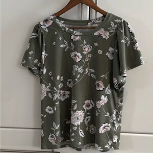 Floral Olive Women's Short Sleeve Top